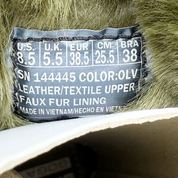 Skechers Womens On The Go City Booties US 8.5 M Green Suede Water Repellent NIB - Picture 11 of 11